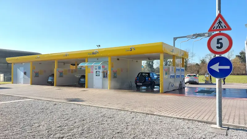 Photo Self-Service Car Wash